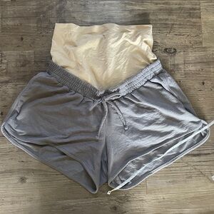a:glow Maternity Shorts